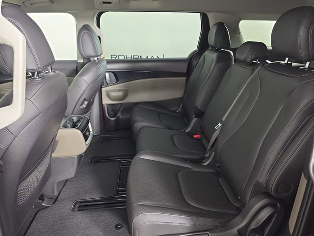 New 2026 Kia Carnival image 21