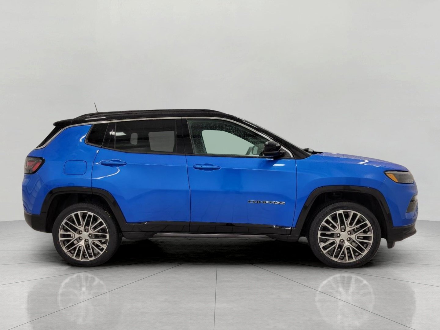 Used 2024 Jeep Compass Limited w/ Elite Group AWD/4WD image 39