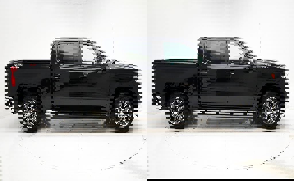 Used 2023 Chevrolet Silverado 1500 LT image 3