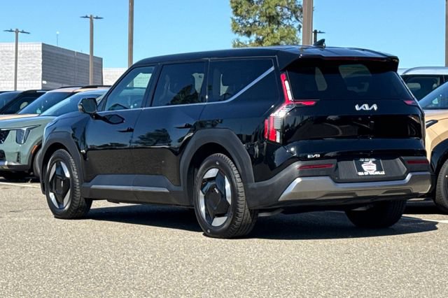 Certified 2024 Kia EV9 Light Long Range RWD image 8