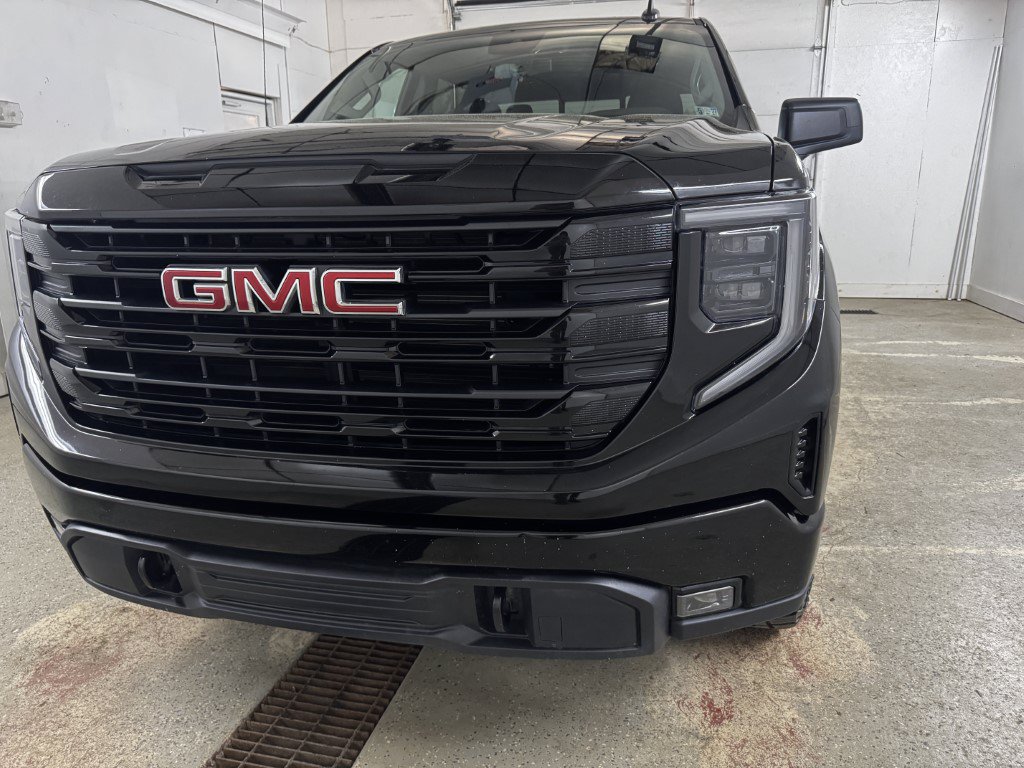 Used 2025 GMC Sierra 1500 Elevation w/ Preferred Package AWD/4WD image 4