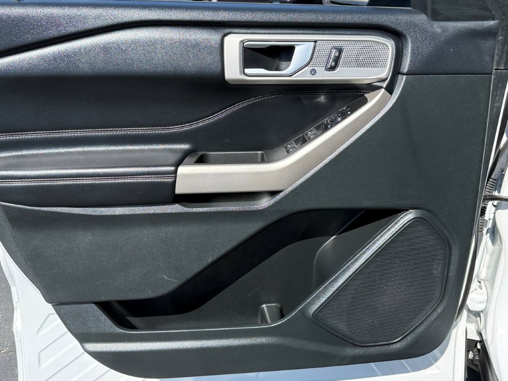 Certified 2023 Ford Explorer Limited AWD/4WD image 10