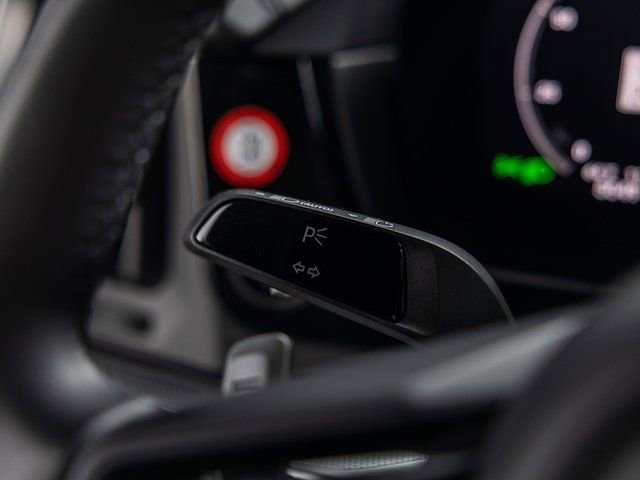 Certified 2025 Porsche Cayenne Coupe image 46