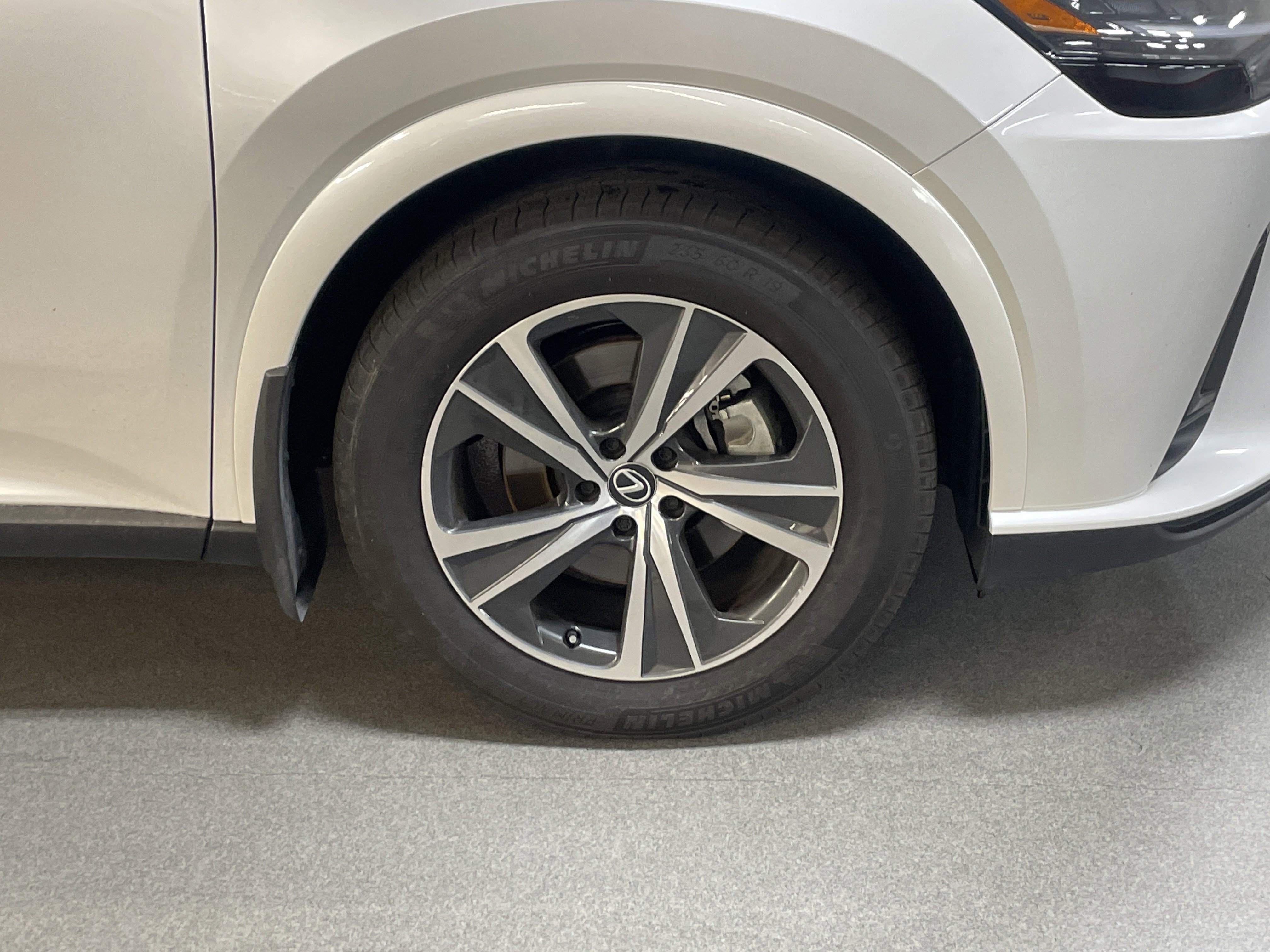 Used 2024 Lexus RX 350 Premium w/ Accessory Package (Z1) AWD/4WD image 6
