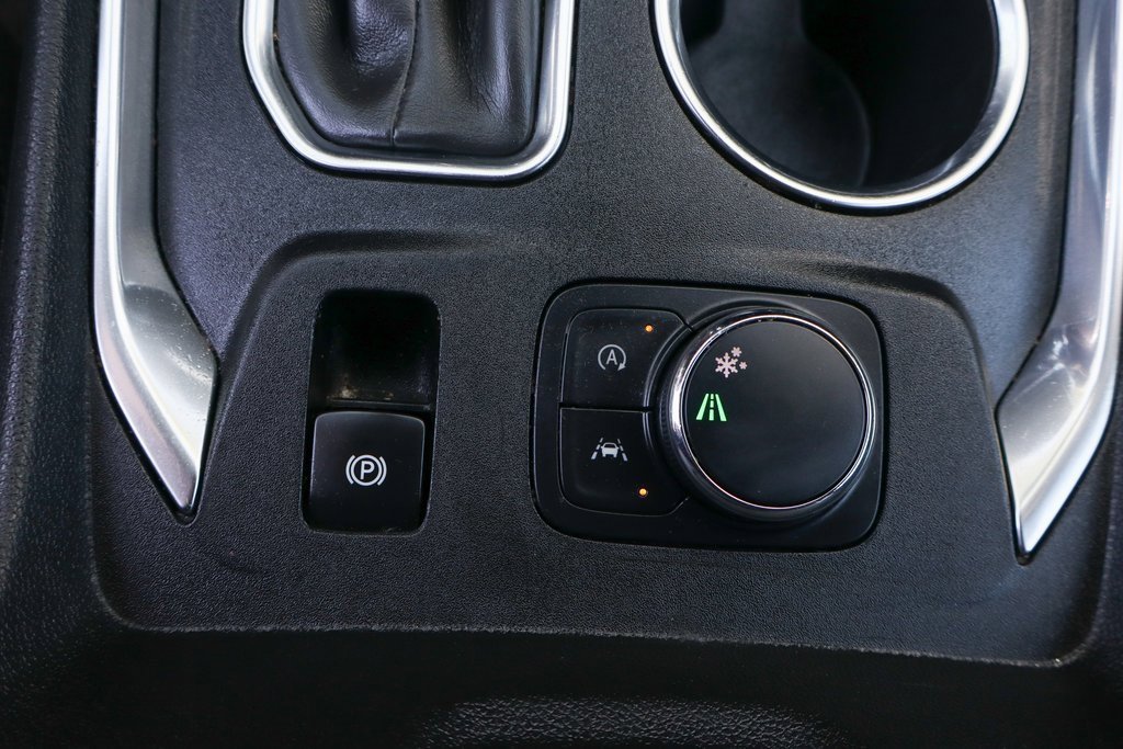 Used 2022 Chevrolet Traverse LT image 39