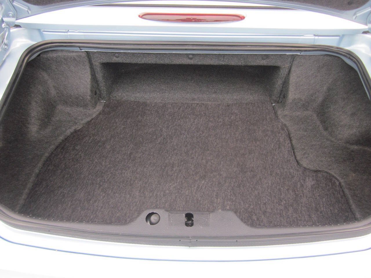Used 2004 Ford Thunderbird RWD image 12