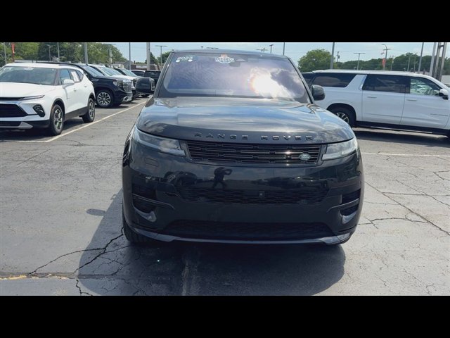Used 2023 Land Rover Range Rover Sport SE Dynamic AWD/4WD image 3