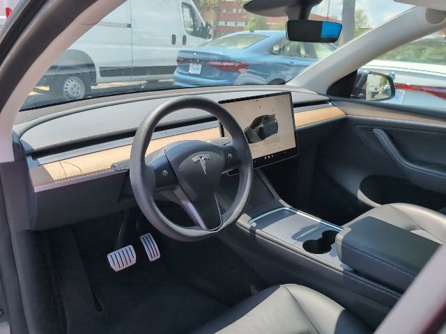 Used 2024 Tesla Model Y Performance image 8