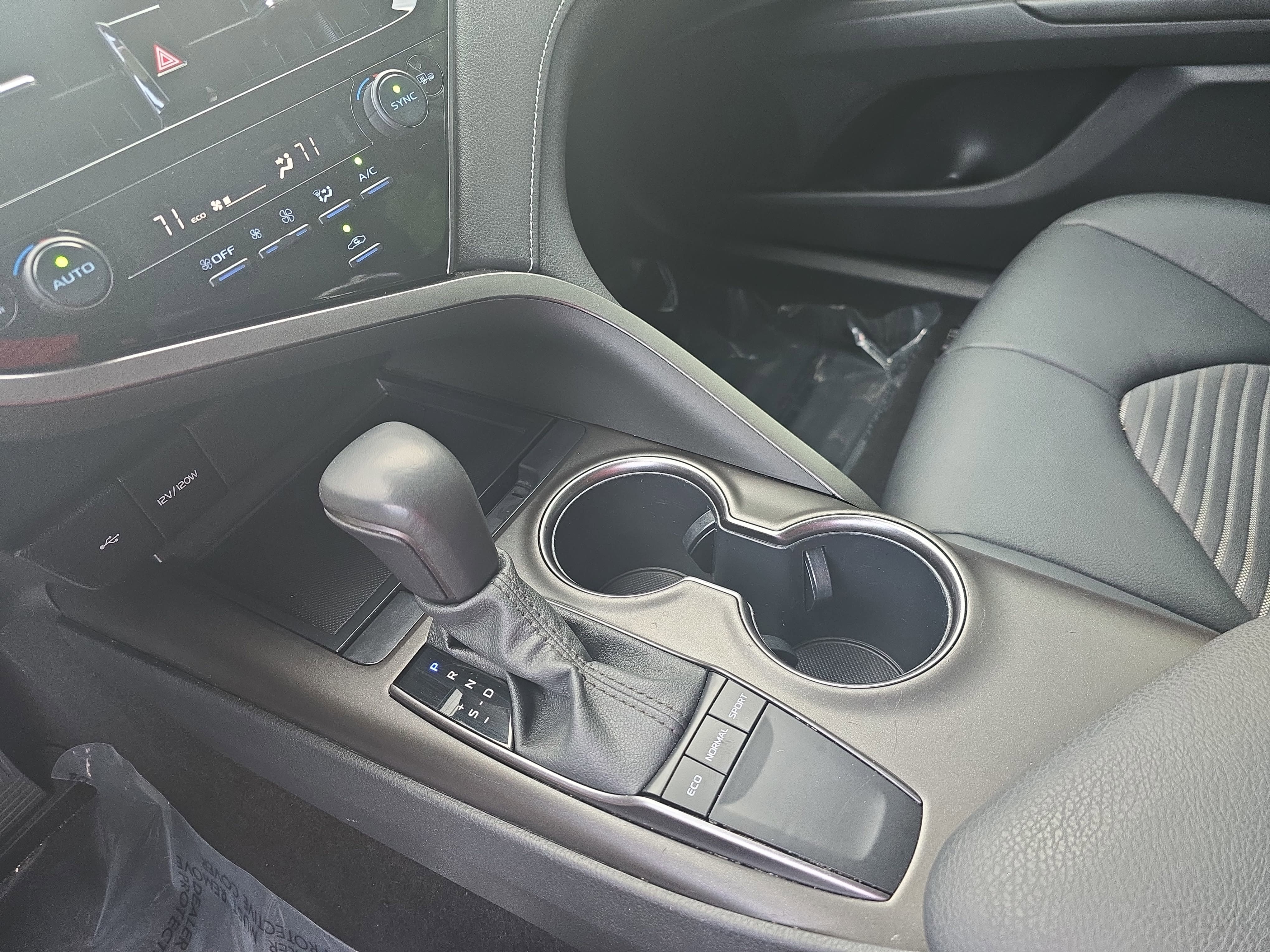Used 2023 Toyota Camry SE FWD image 23