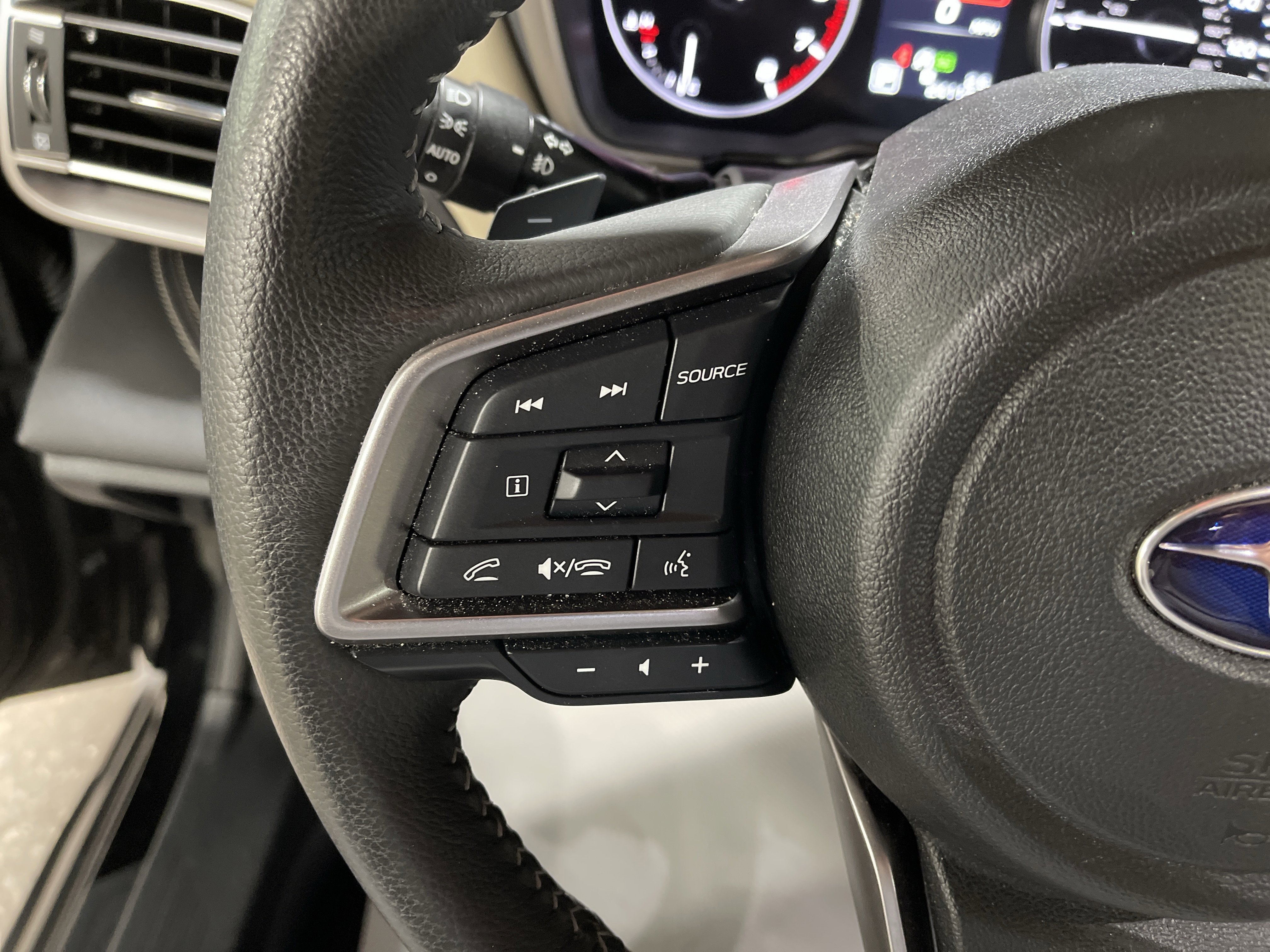 Used 2023 Subaru Outback Limited image 19