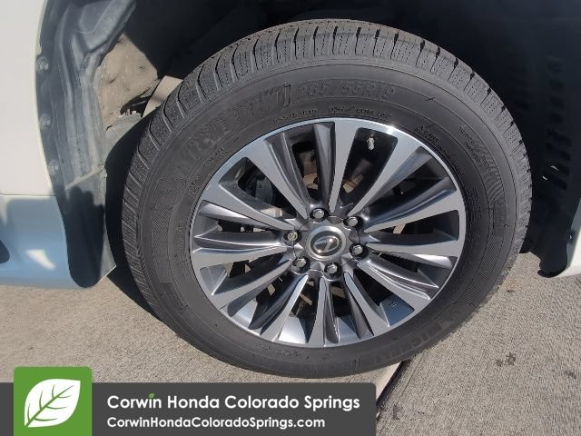 Used 2023 Lexus GX 460 Luxury w/ Accessory Package AWD/4WD image 30