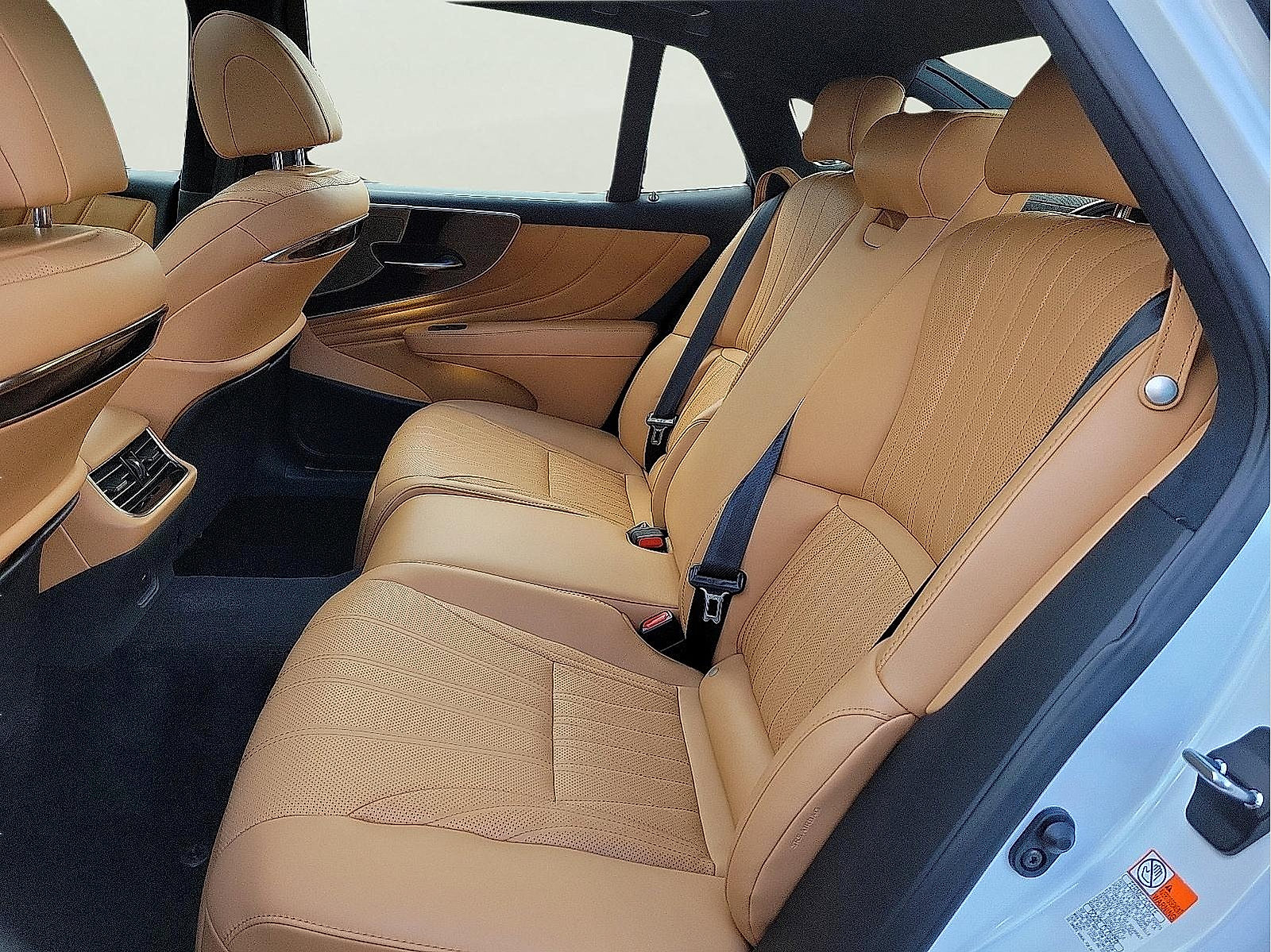 Used 2022 Lexus LS 500 AWD w/ Luxury Package image 26