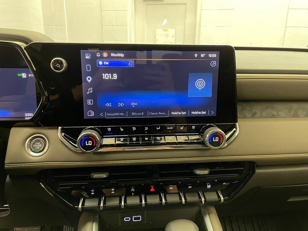 Used 2026 Chevrolet Colorado ZR2 w/ Technology Package AWD/4WD image 18