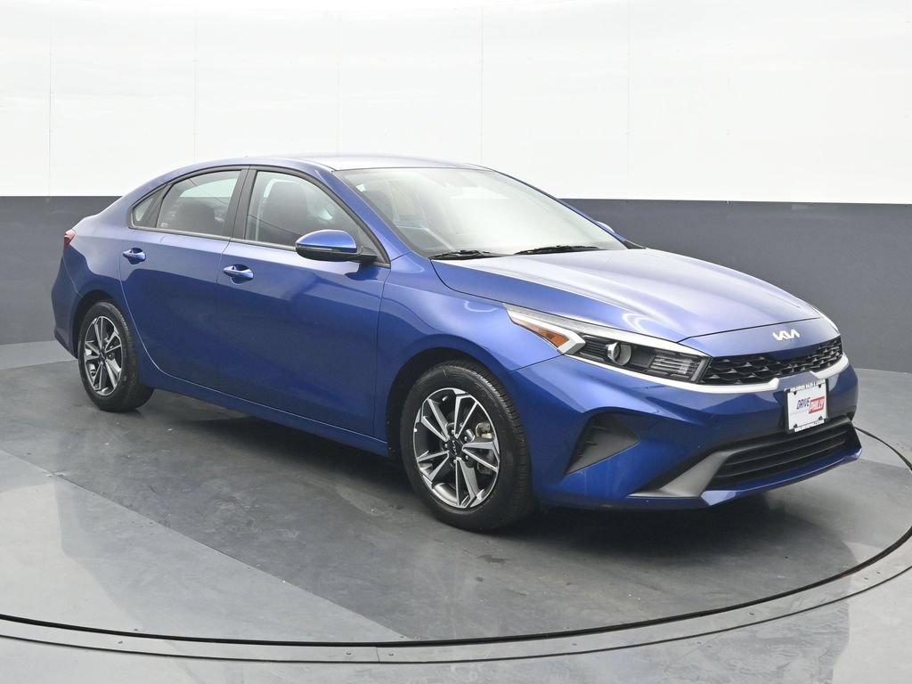 Used 2023 Kia Forte LXS w/ LXS Technology Package FWD image 9