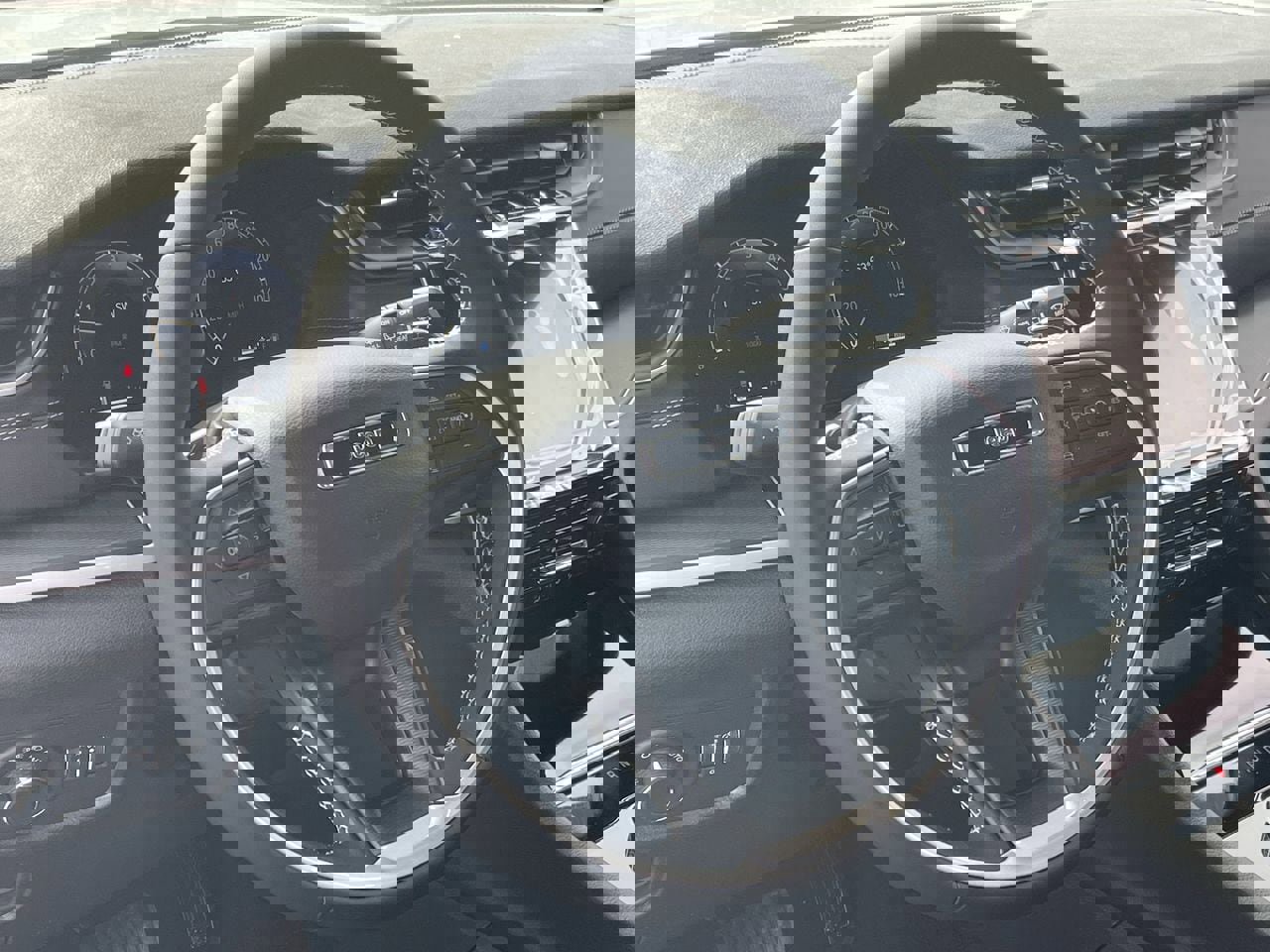 New 2025 Jeep Grand Cherokee L Altitude image 30