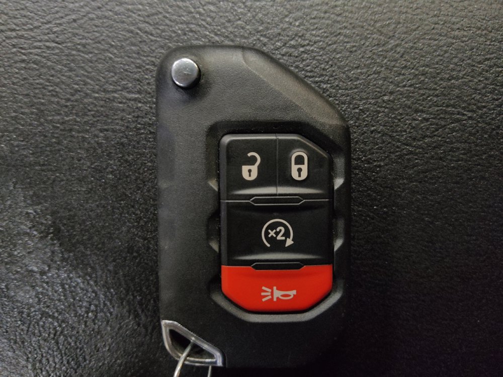 Used 2018 Jeep Wrangler Unlimited Sport S AWD/4WD image 32