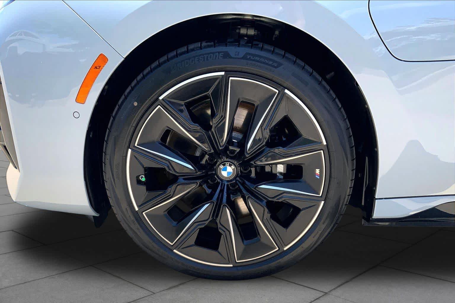 New 2026 BMW 750e xDrive w/ Executive Package AWD/4WD image 12