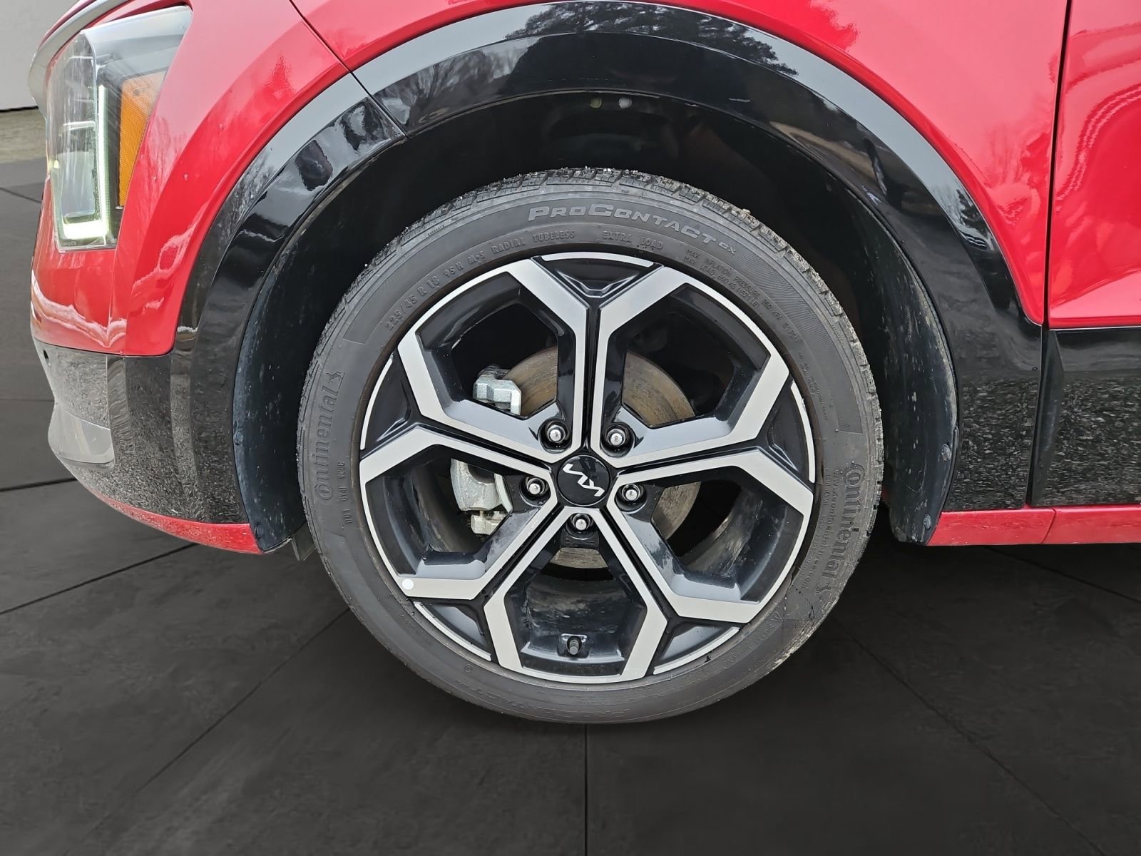 Used 2023 Kia Niro SX Touring image 14