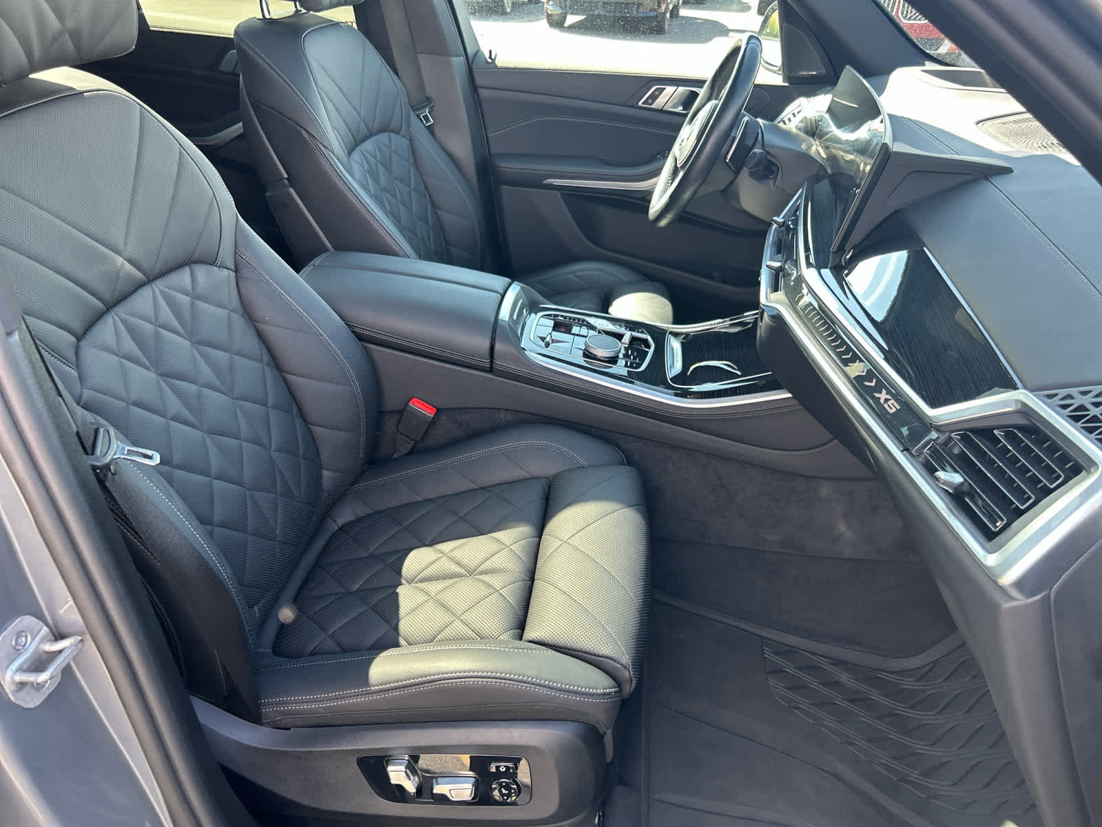 Used 2024 BMW X5 xDrive50e w/ M Sport Package image 14