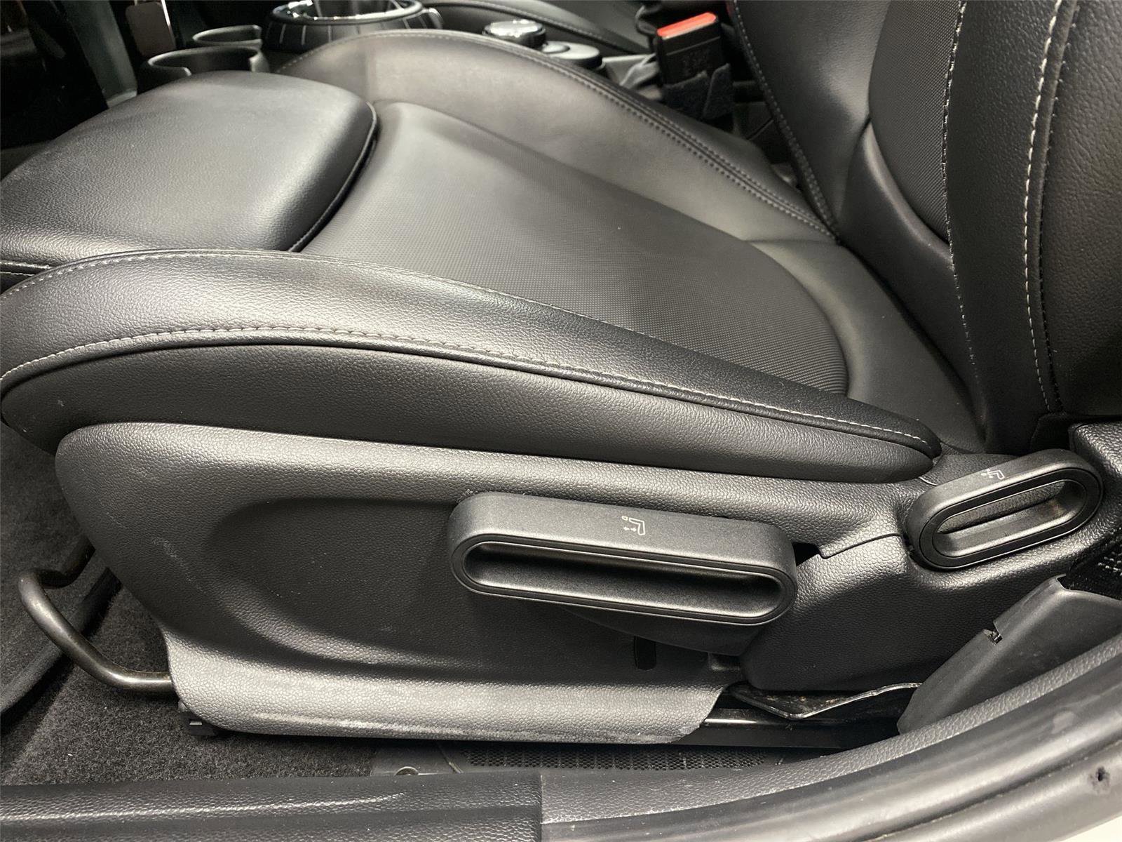 Used 2017 MINI Cooper S image 18