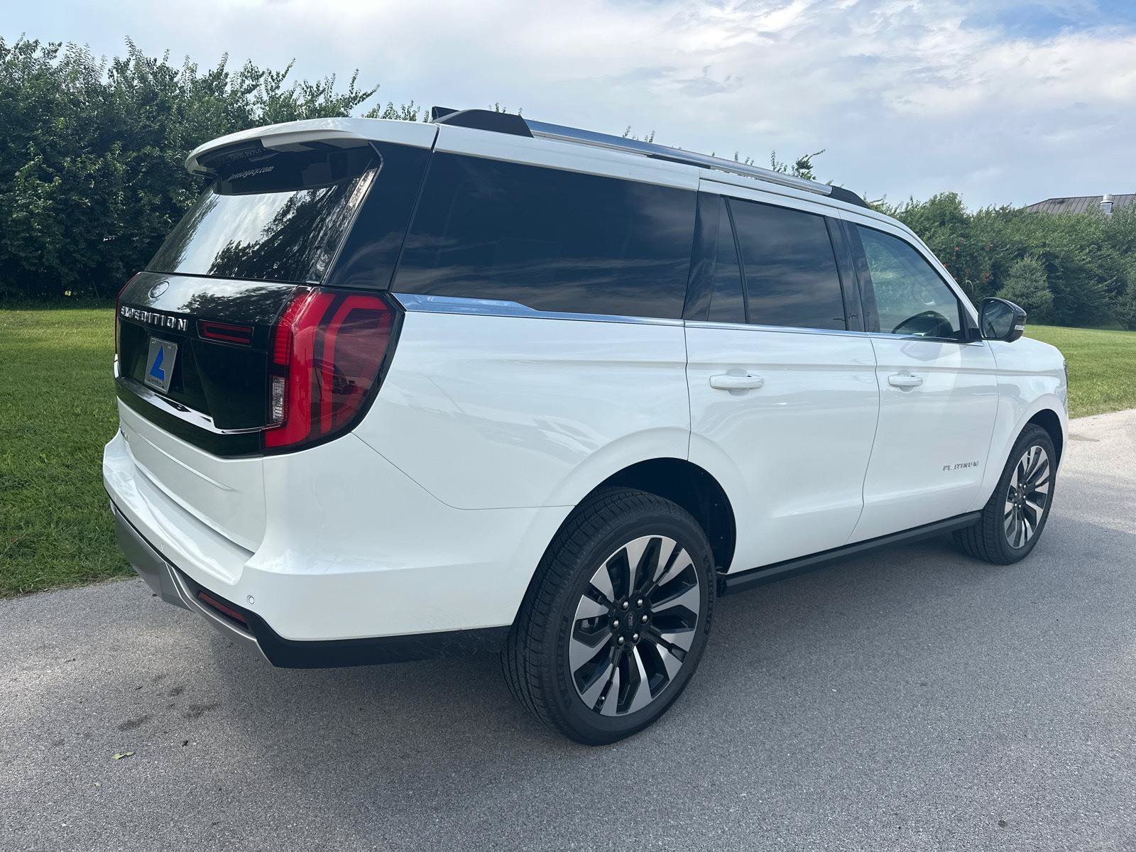 New 2026 Ford Expedition Platinum w/ Driver's Package AWD/4WD image 17