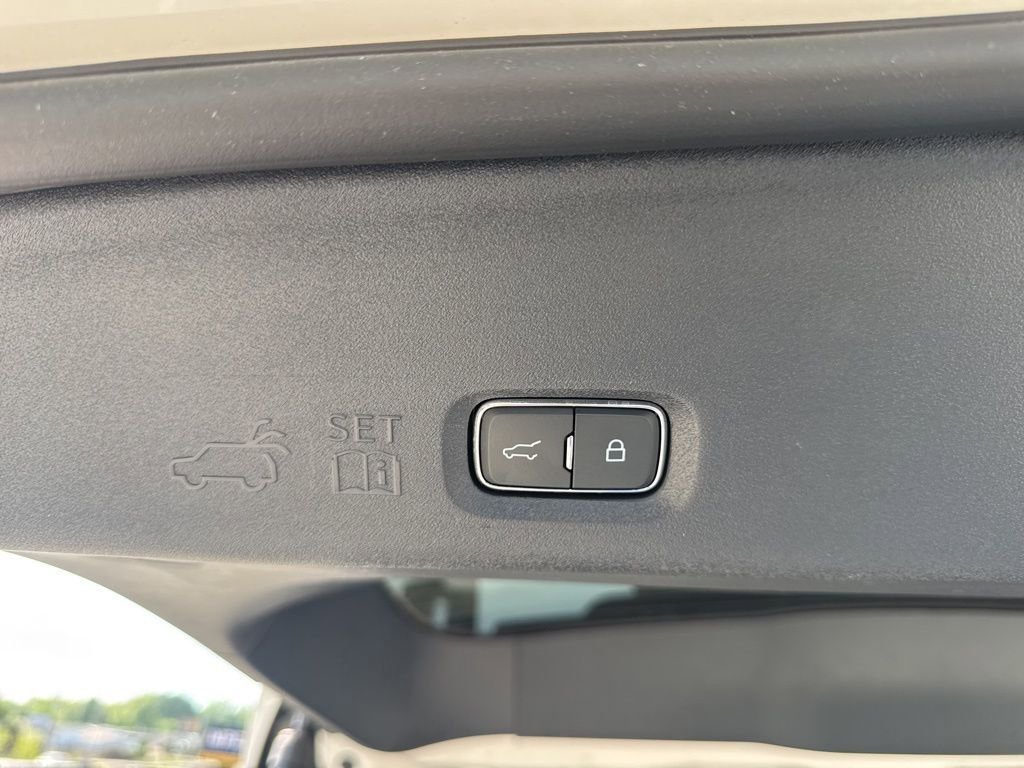 Used 2025 Ford Expedition Platinum w/ Driver's Package image 35