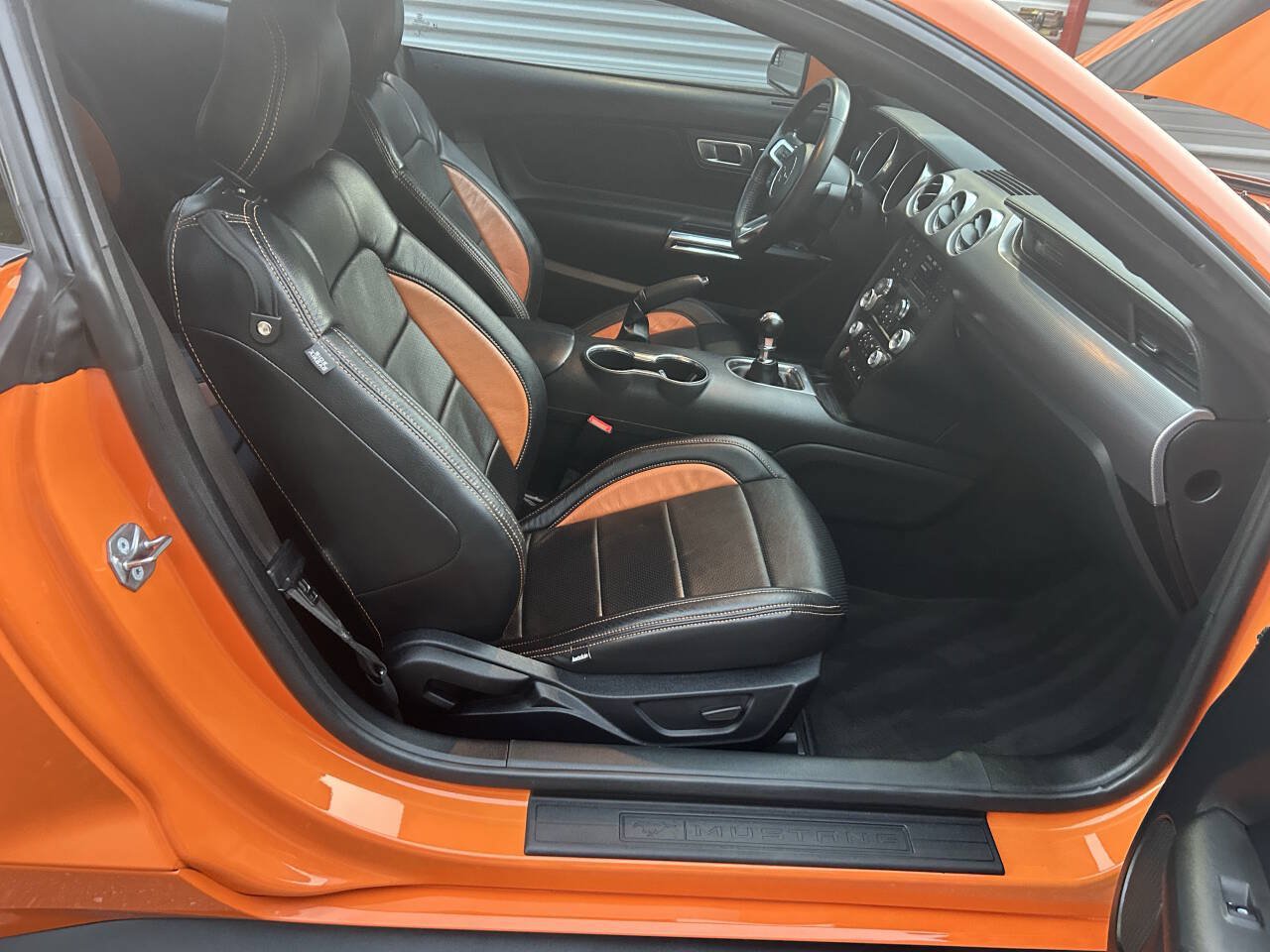 Used 2020 Ford Mustang GT w/ Black Accent Package RWD image 27