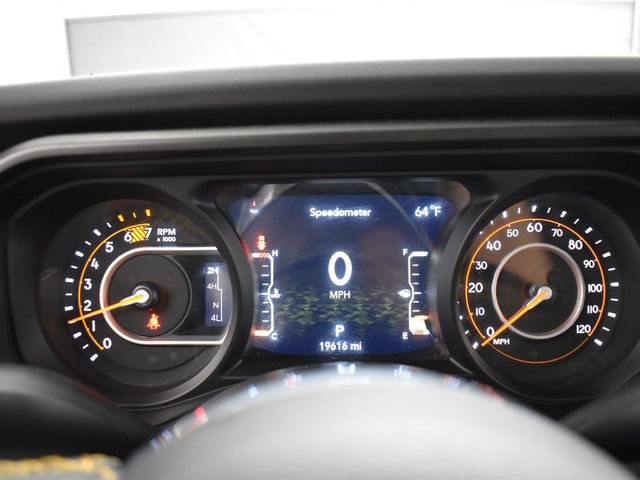 Used 2024 Jeep Wrangler Unlimited Sahara w/ Dual Top Group AWD/4WD image 11