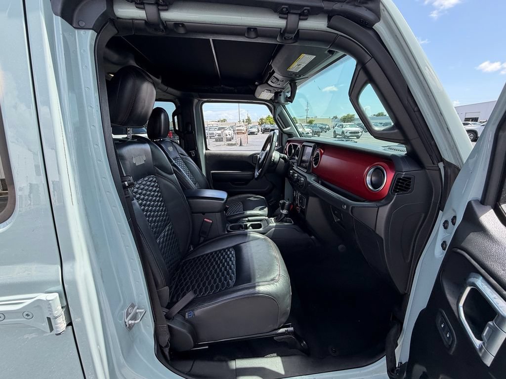 Used 2023 Jeep Gladiator Rubicon w/ Trailer Tow Package AWD/4WD image 17