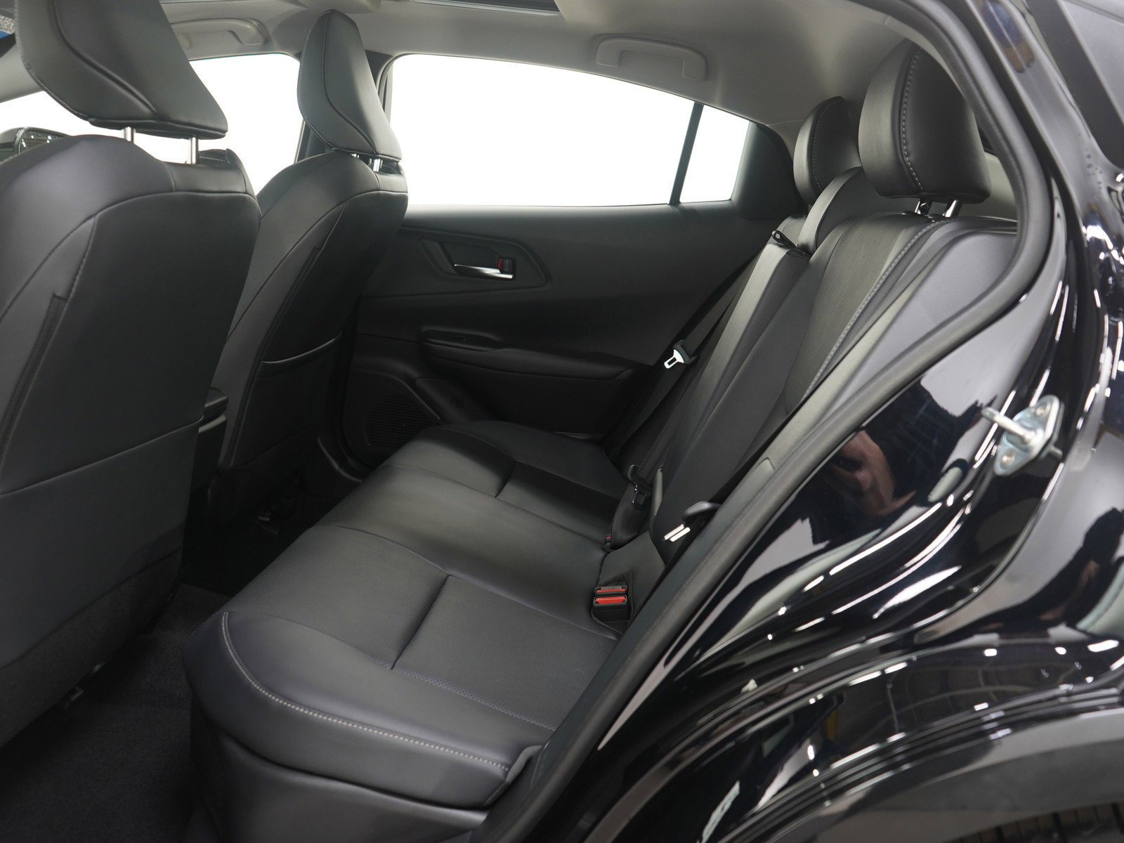 Used 2025 Toyota Prius AWD image 14