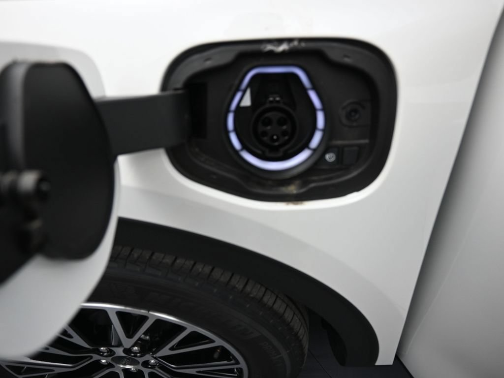 New 2025 Ford Escape SE FWD image 10