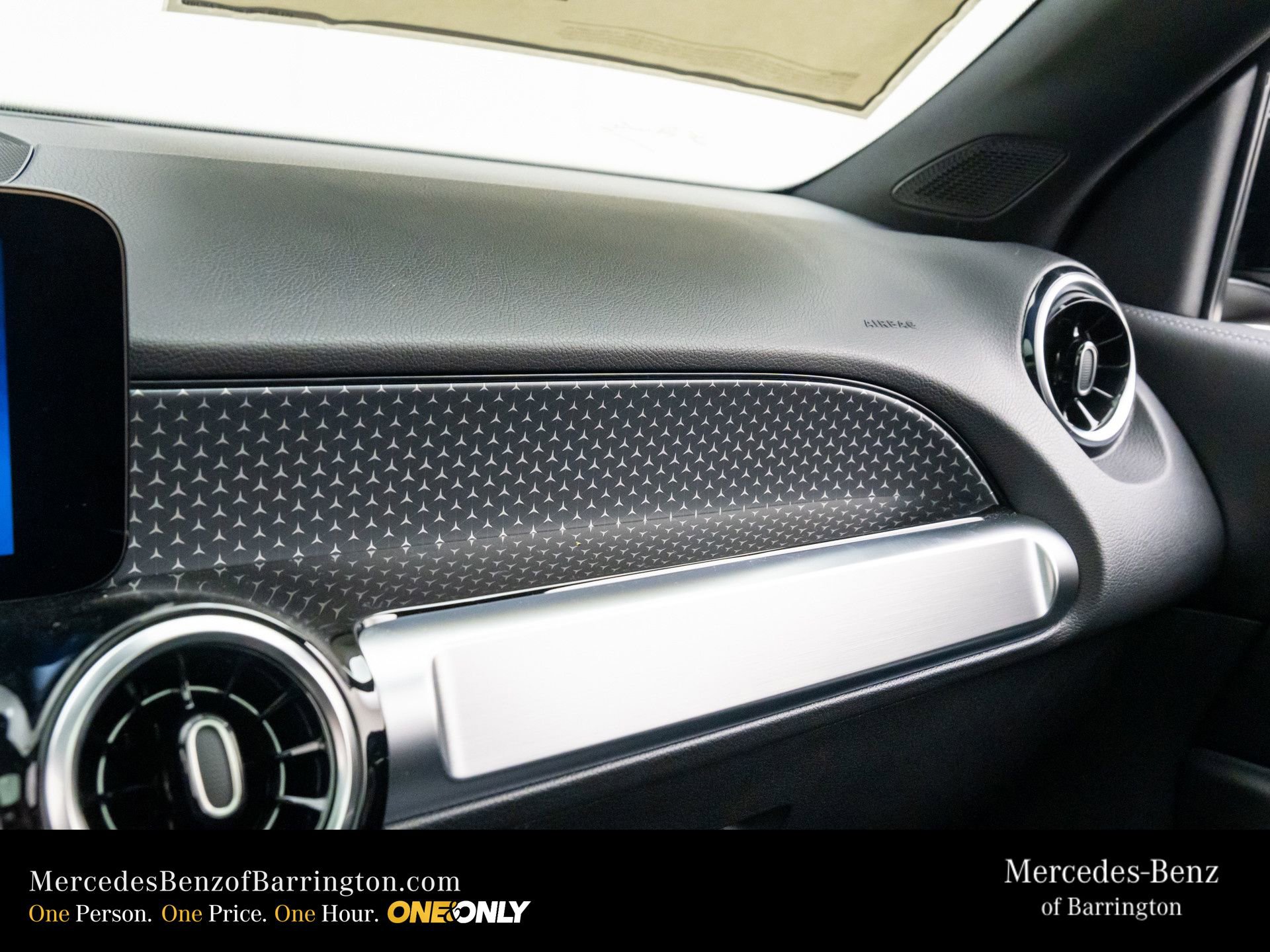 New 2026 Mercedes-Benz GLB 250 4MATIC image 28