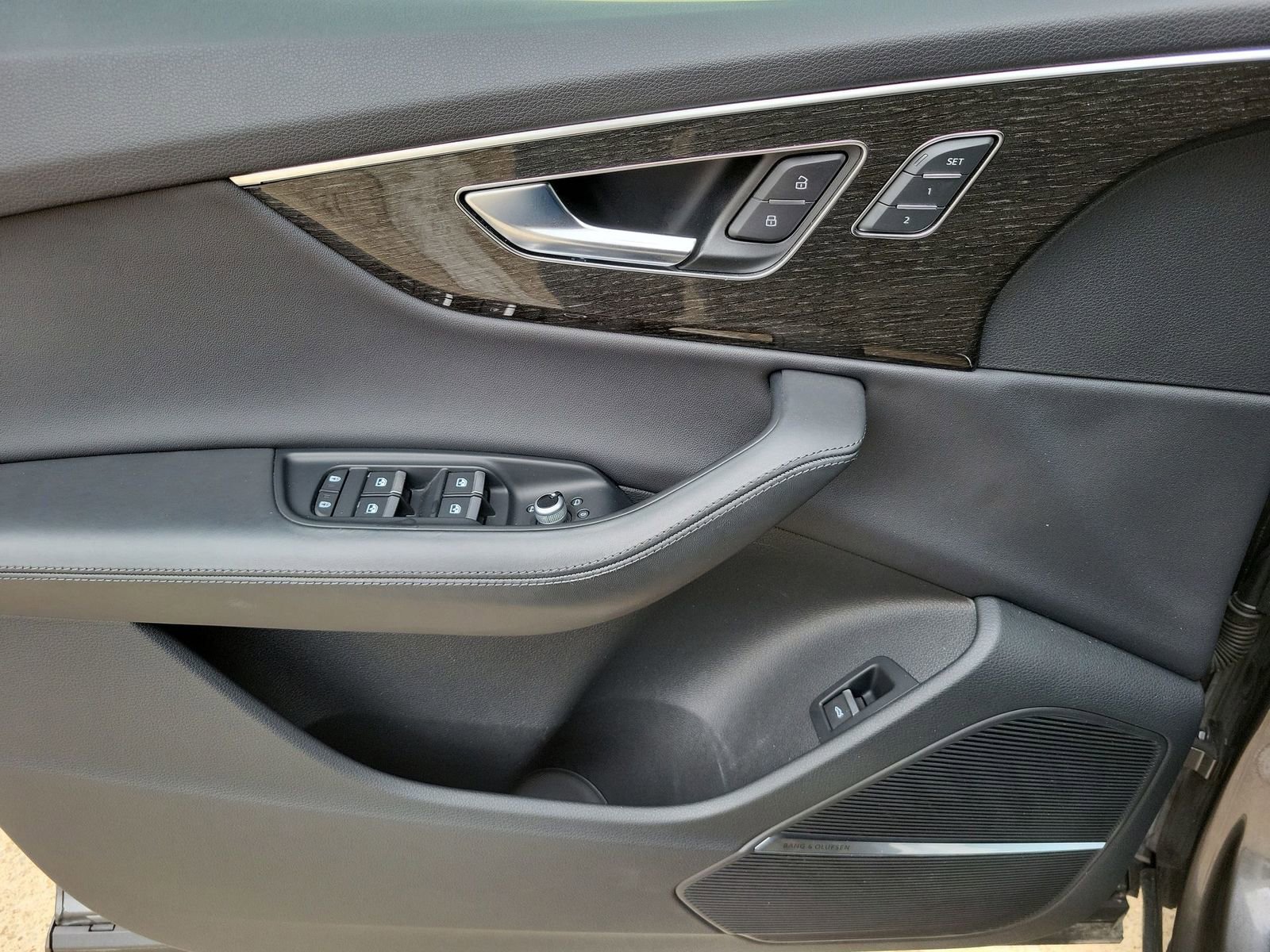 Used 2022 Audi Q7 3.0T Premium Plus w/ Premium Plus Package AWD/4WD image 23