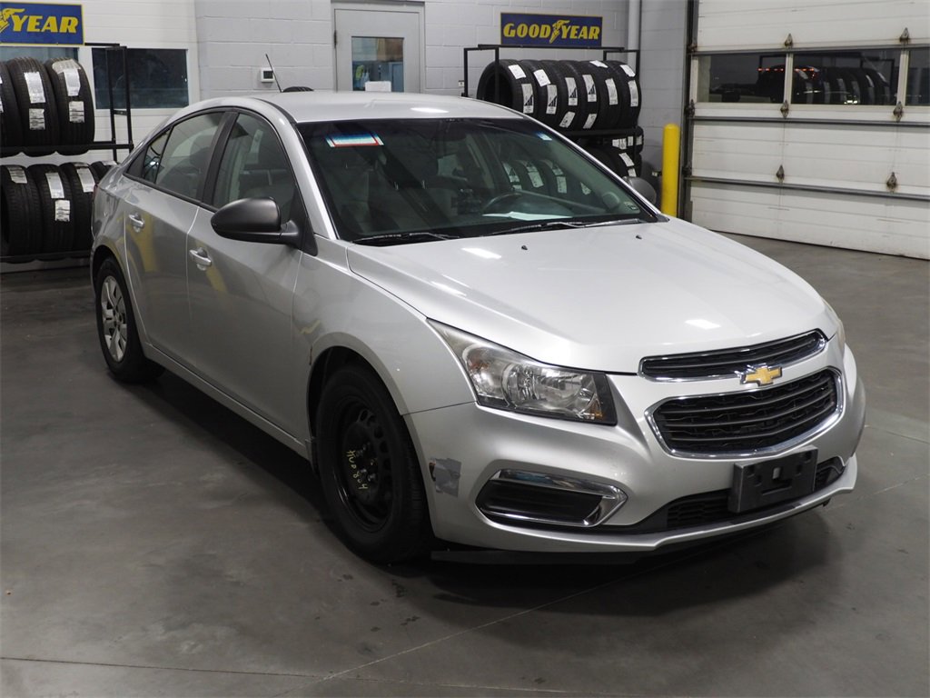 Used 2015 Chevrolet Cruze LS image 3