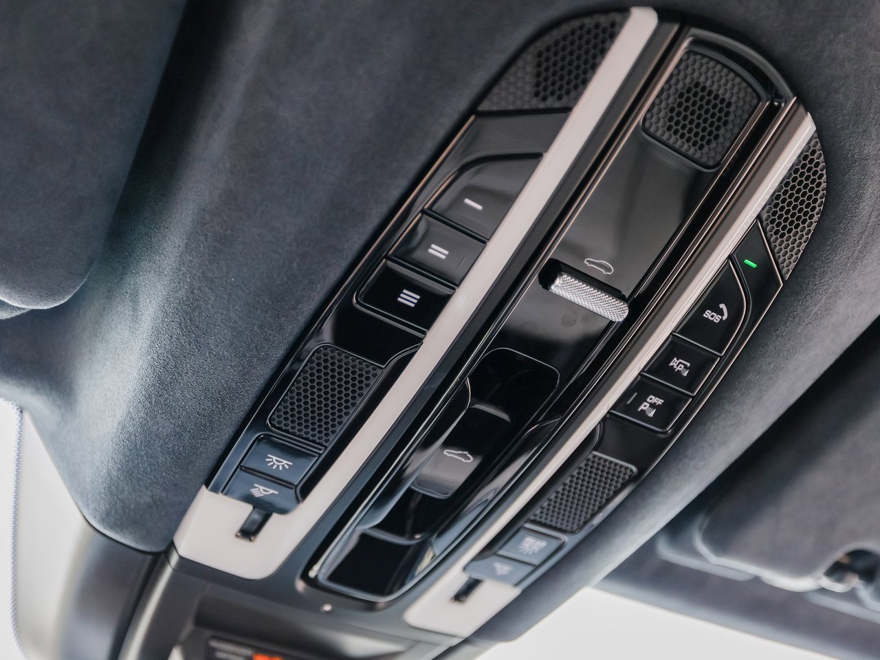 Certified 2022 Porsche Cayenne Turbo image 21