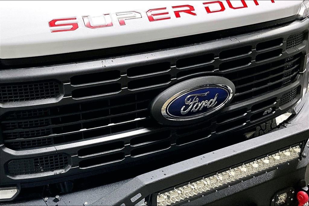 Used 2023 Ford F250 XL w/ FX4 Off-Road Package image 30