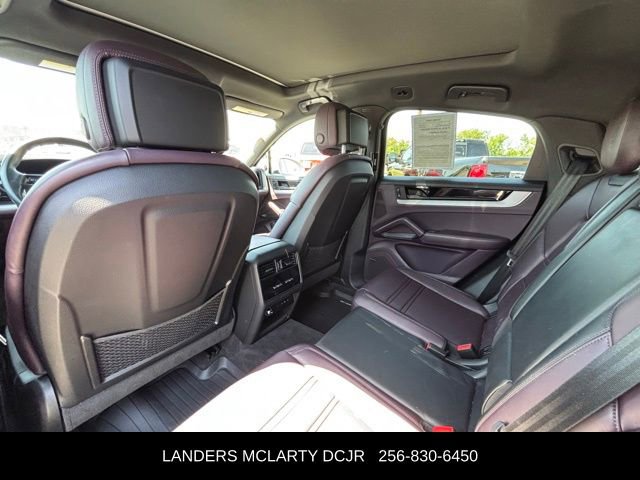 Used 2024 Porsche Cayenne S AWD/4WD image 19