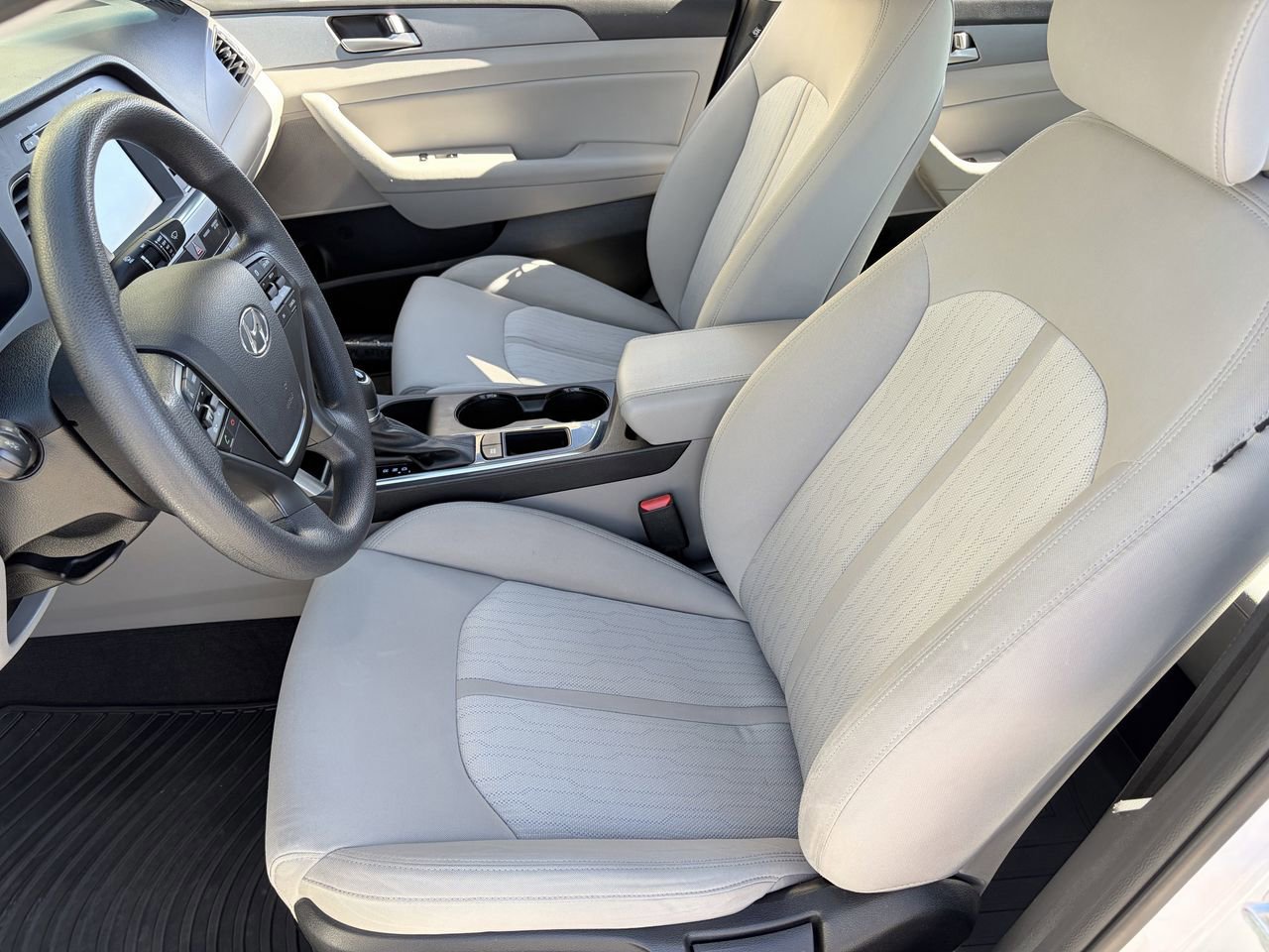 Used 2017 Hyundai Sonata SE image 19