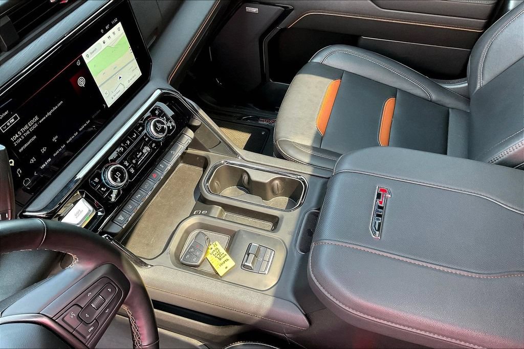 Used 2025 GMC Sierra 2500 AT4 w/ AT4 Premium Plus Package AWD/4WD image 9