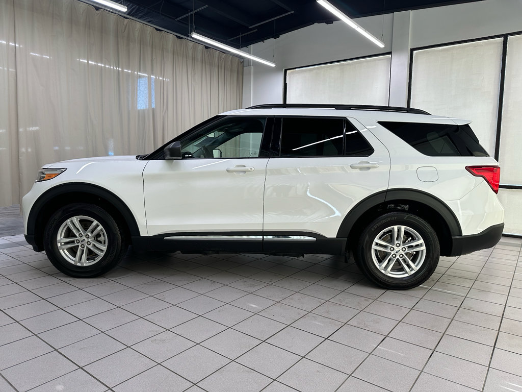 Used 2022 Ford Explorer XLT w/ Equipment Group 202A AWD/4WD image 8