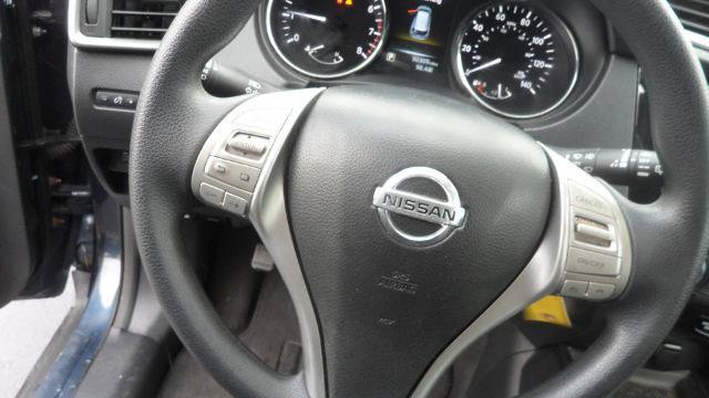 Used 2015 Nissan Rogue S AWD/4WD image 20