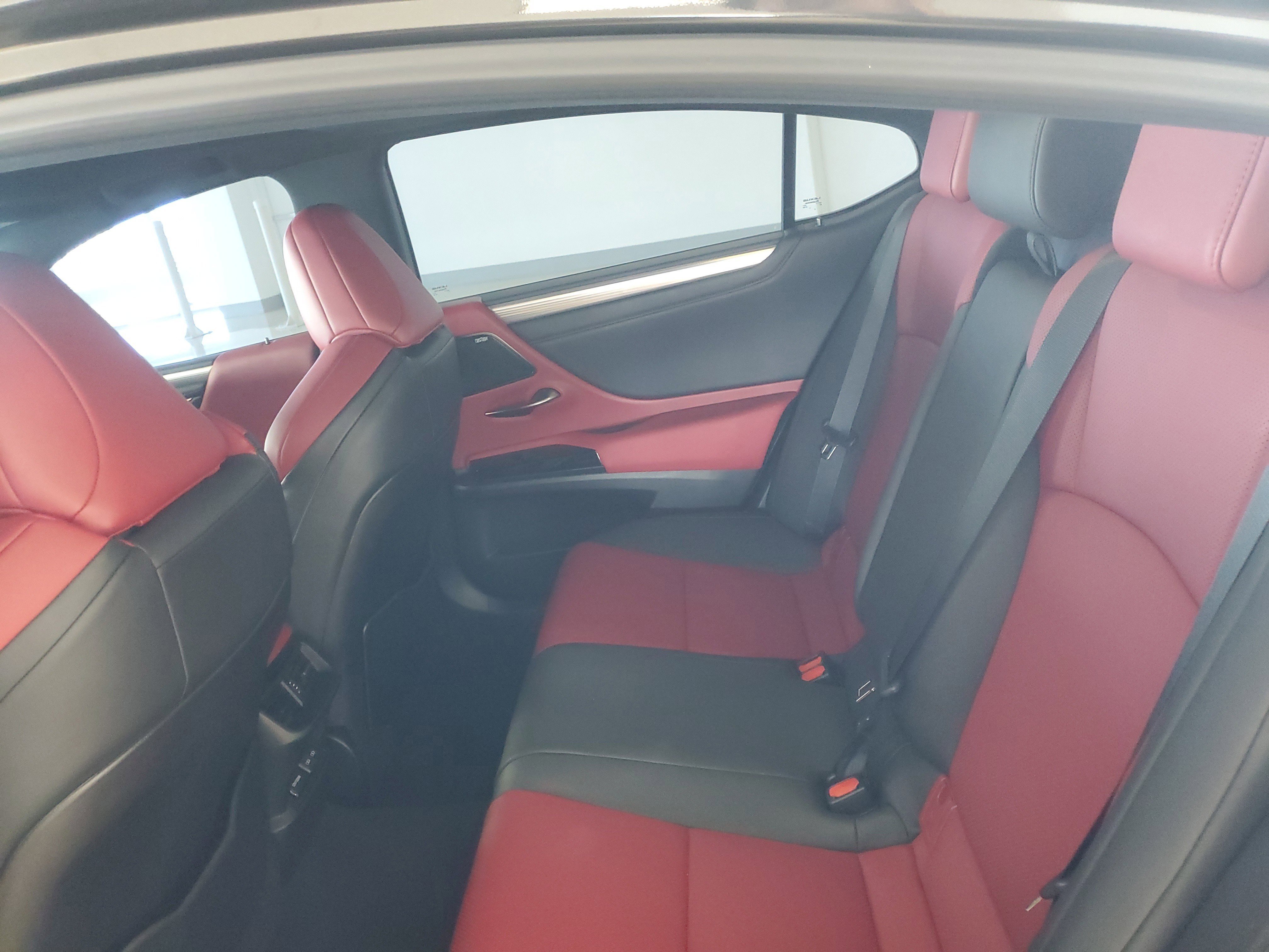 Certified 2024 Lexus ES 350 F Sport w/ Accessory Package (Z2) image 14