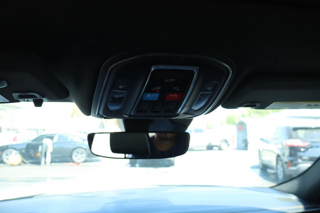 Used 2025 Jeep Grand Cherokee Summit w/ Obsidian Package AWD/4WD image 32