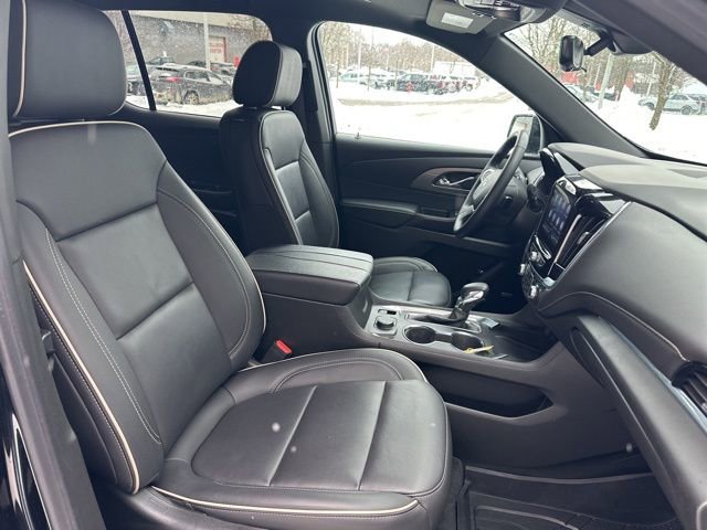 Used 2023 Chevrolet Traverse Premier w/ Redline Edition image 30