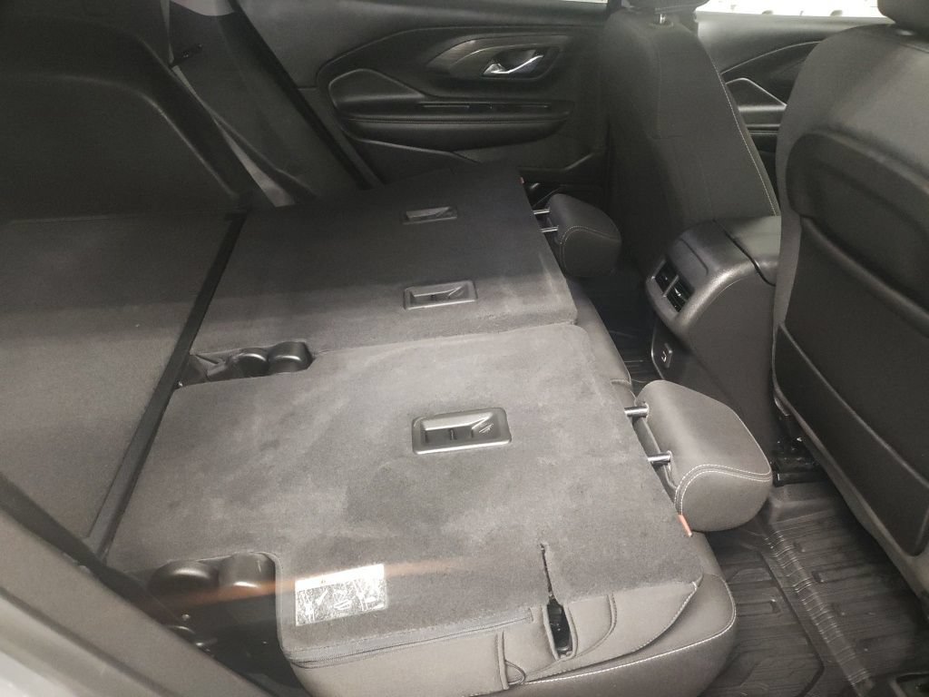 Used 2023 GMC Terrain SLE w/ Driver Convenience Package FWD image 12
