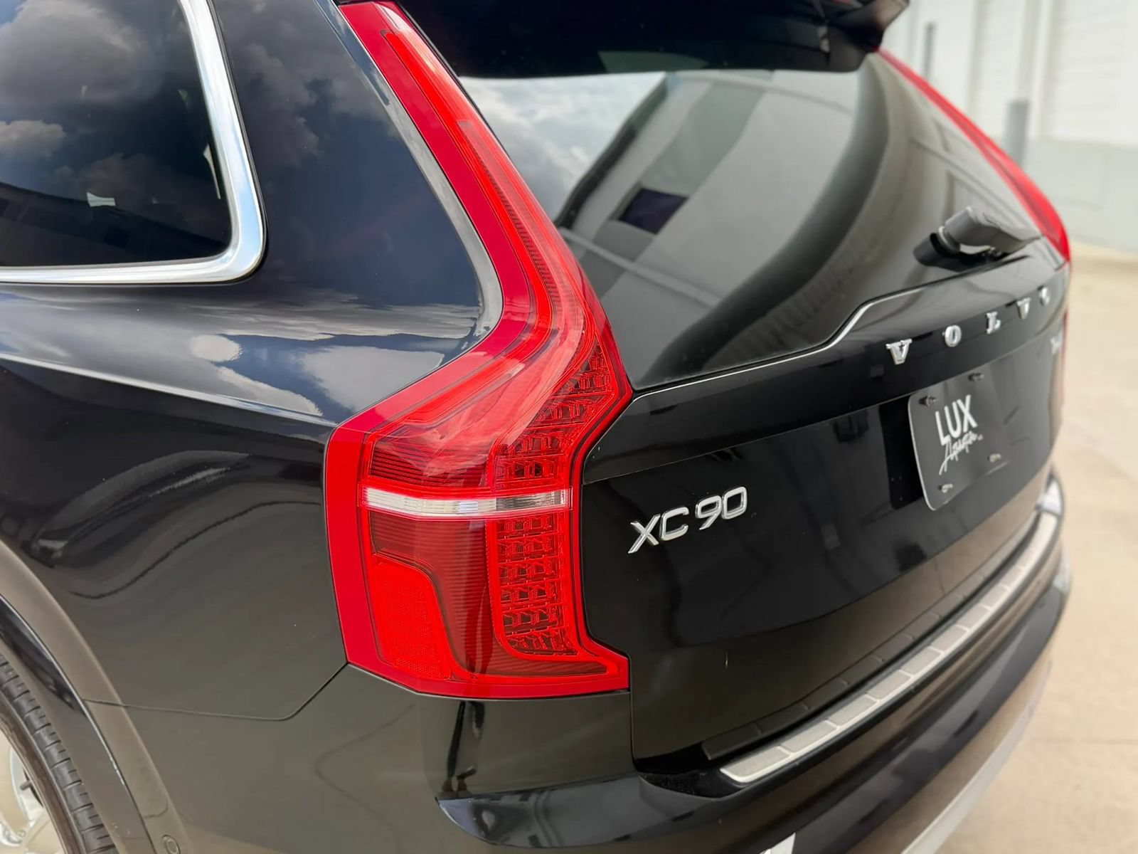 Used 2017 Volvo XC90 T6 Inscription w/ Vision Package AWD/4WD image 12