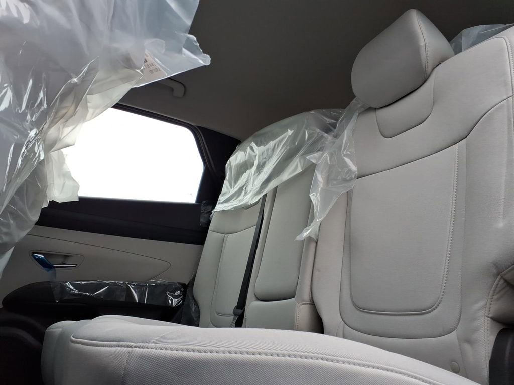 New 2026 Hyundai Tucson SE image 12