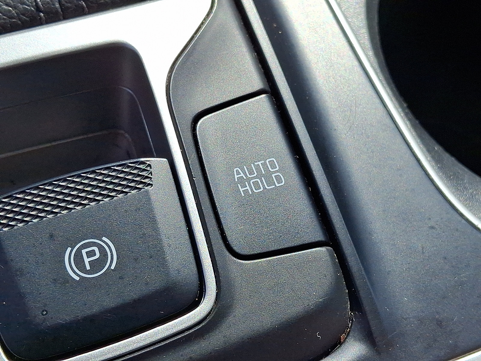 Certified 2024 Kia Carnival LX FWD image 24