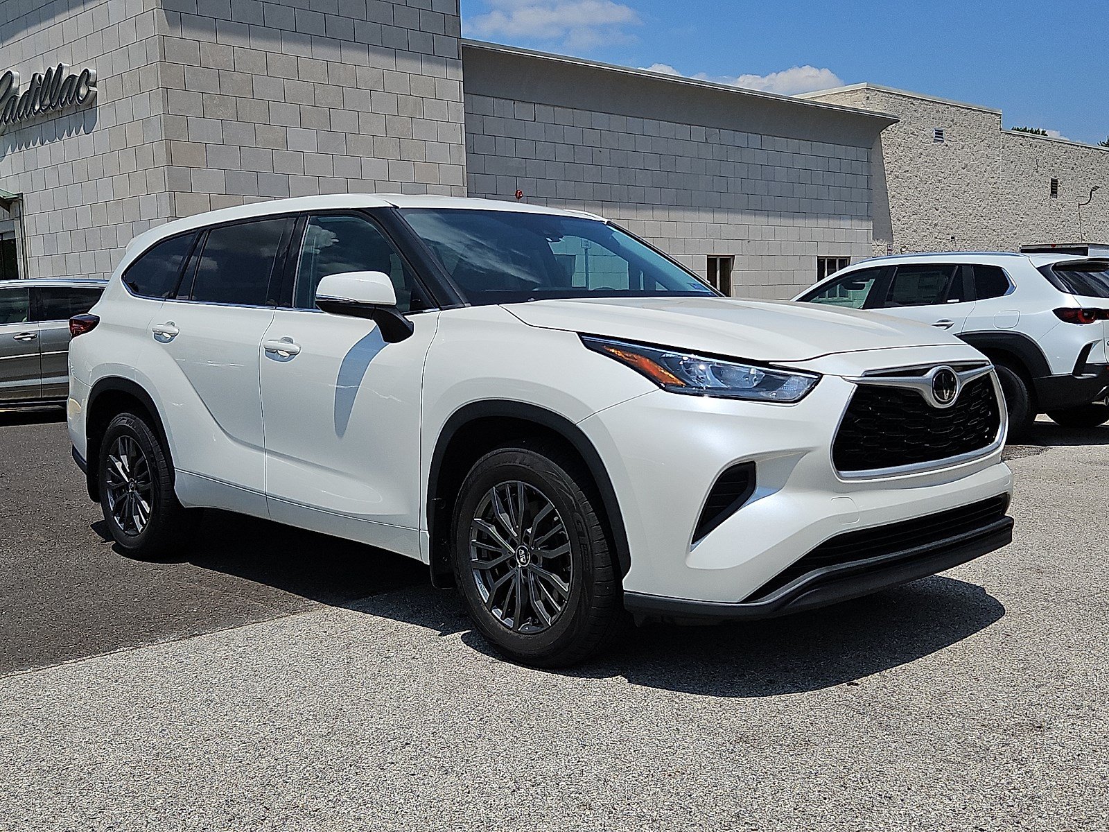 Used 2020 Toyota Highlander L AWD/4WD video 1