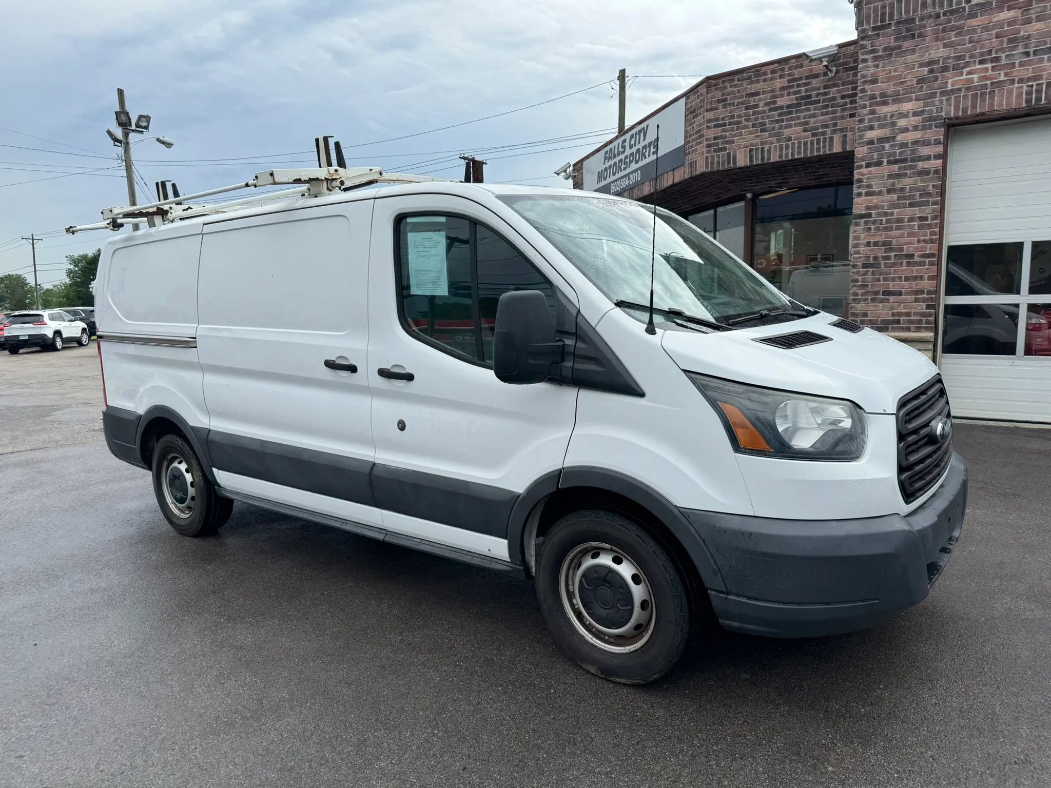 Used 2017 Ford Transit 150 130 Low Roof RWD image 18